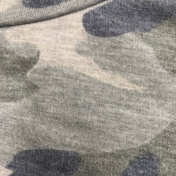 Aqua Girl Long Sleeve Camo Twist Front Top - Picture 6 of 7